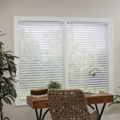 White Horizontal/Venetian Blind T12630